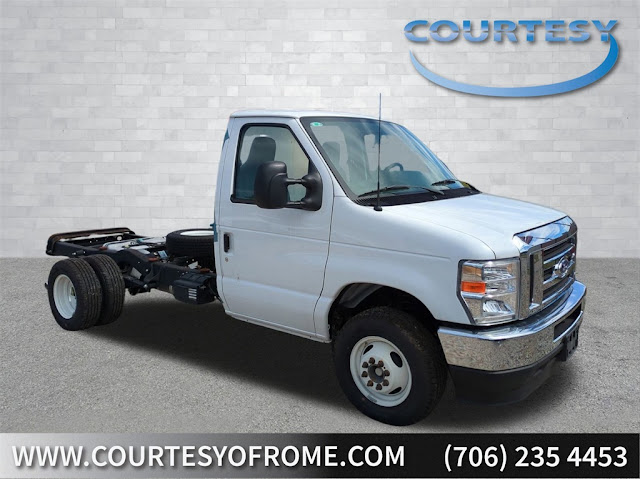 2025 Ford E-350SD Base